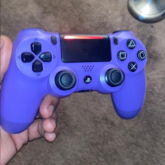 Ps4 controller (purple) - Picture 1 of 1